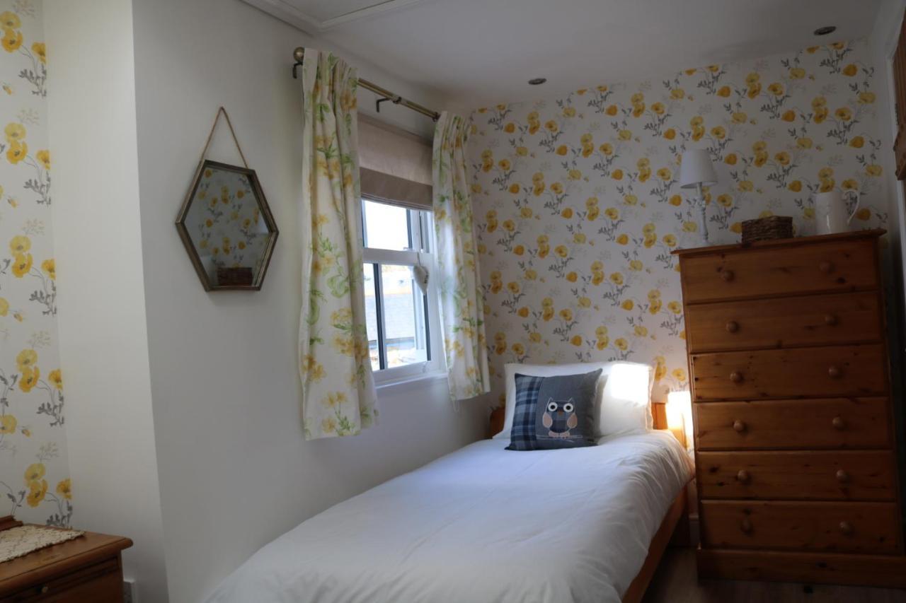 Large Cottage, 3 Beds All En-Suite, Small Village Location Overlooking Mousehole Penzance Exterior foto
