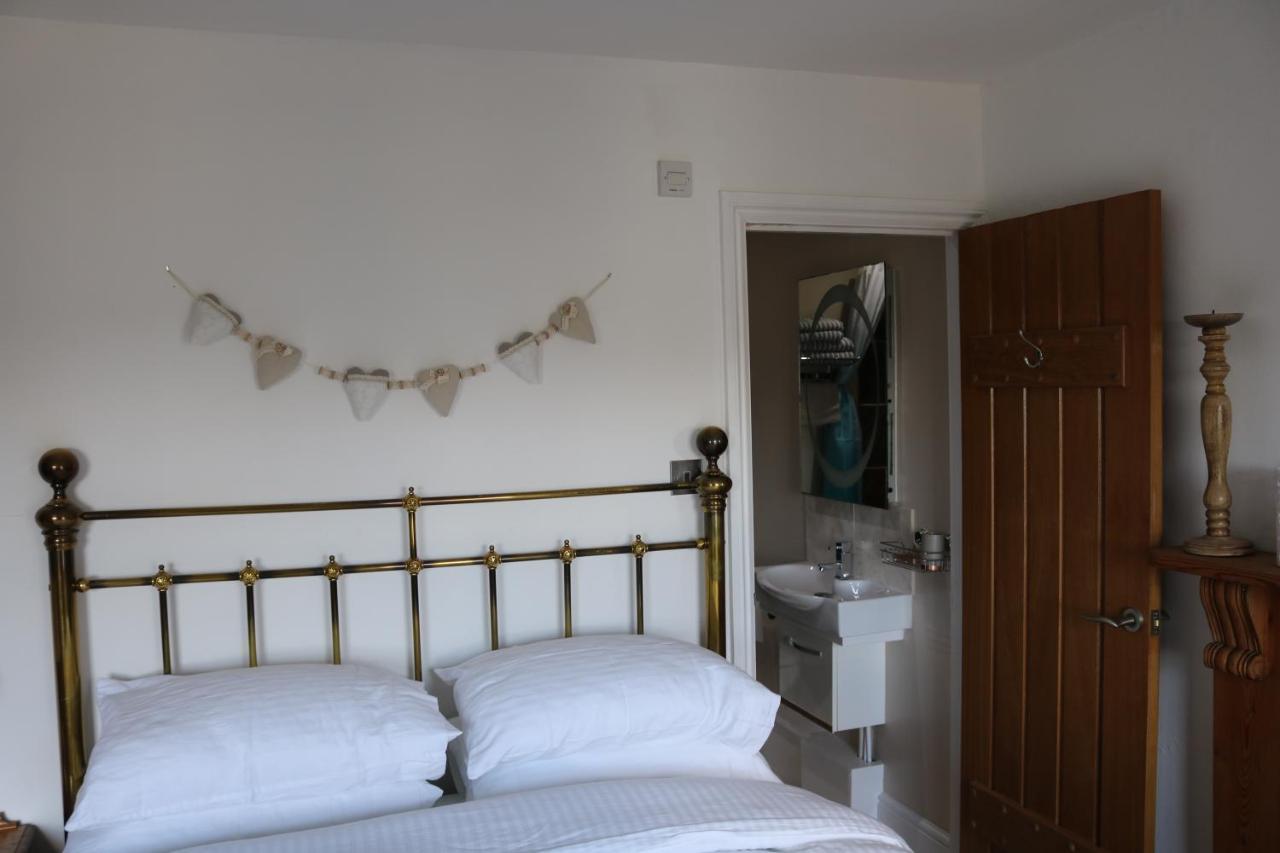 Large Cottage, 3 Beds All En-Suite, Small Village Location Overlooking Mousehole Penzance Exterior foto